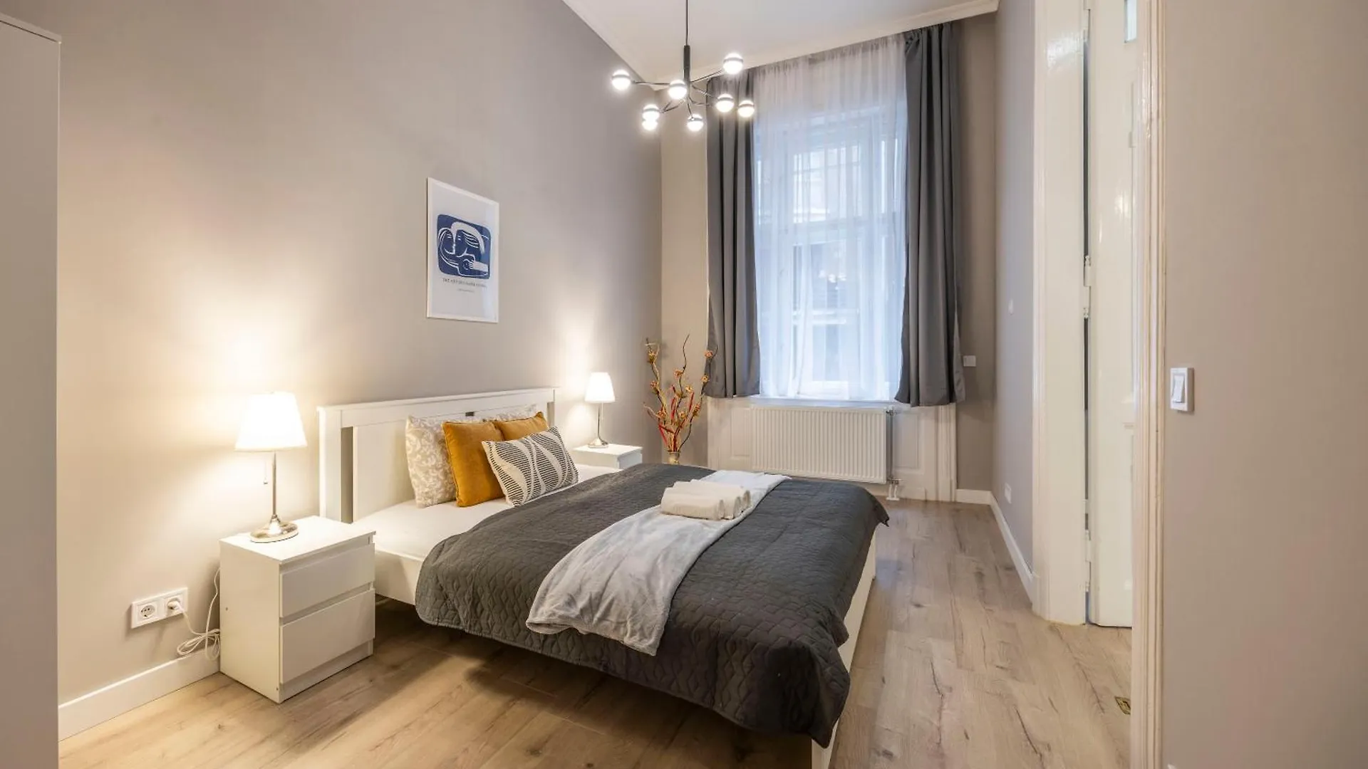 Cozy Central Leo Apartment In The Heart Of Budapest 0*,  Hungary